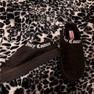 Juicy Couture Black Cozy Slippers